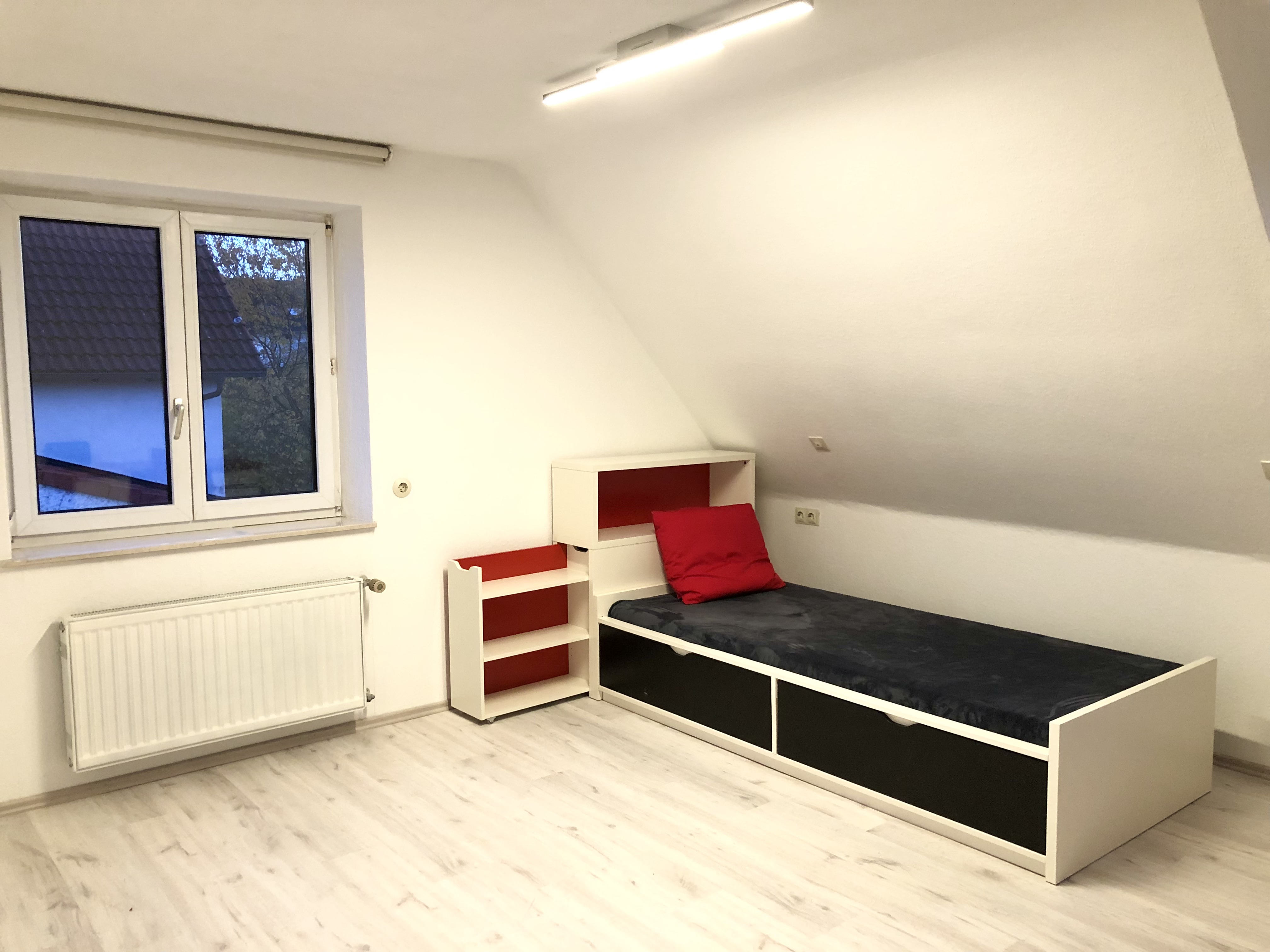 WG ZIMMER ZU VERMIETEN in 2er WG